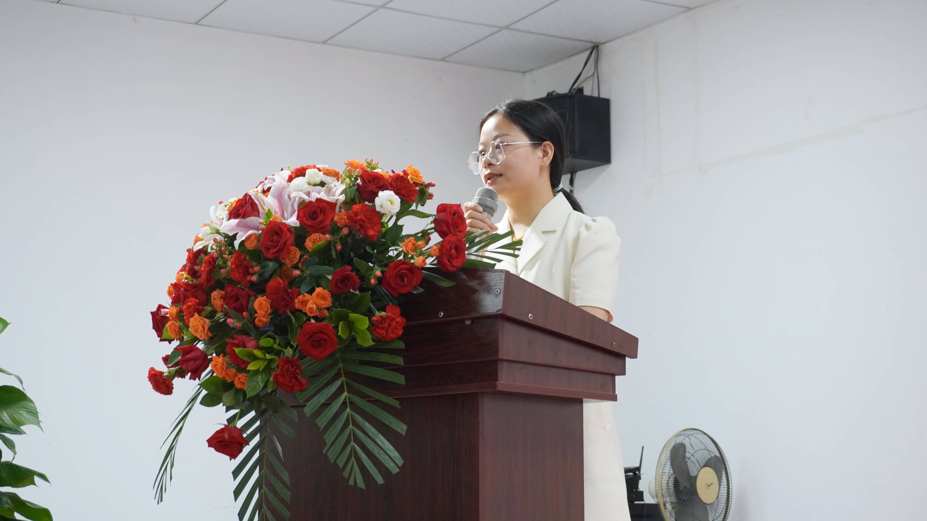 涵源環(huán)保年中總結(jié)會