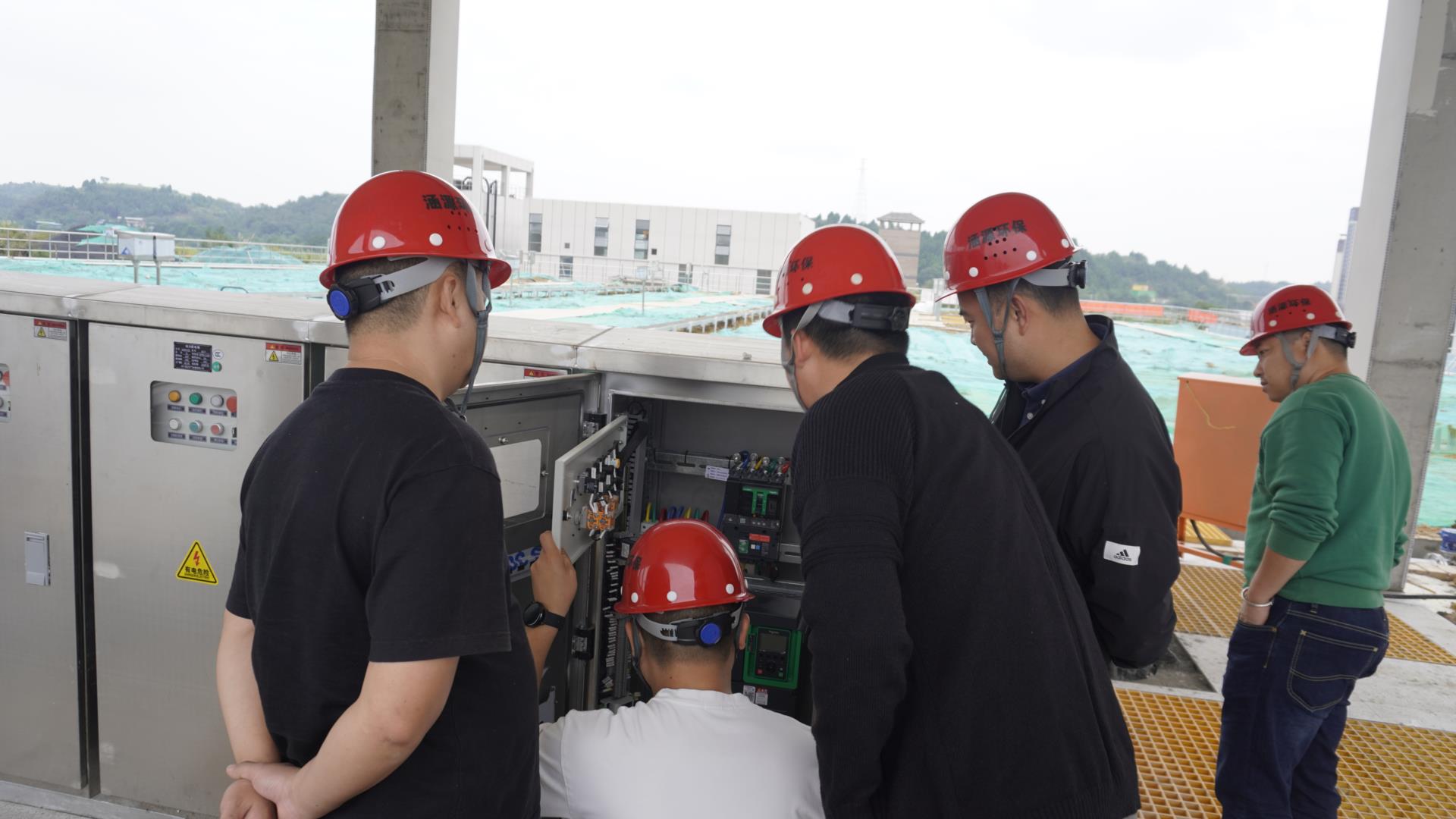 涵源環(huán)保考察團(tuán)隊(duì)